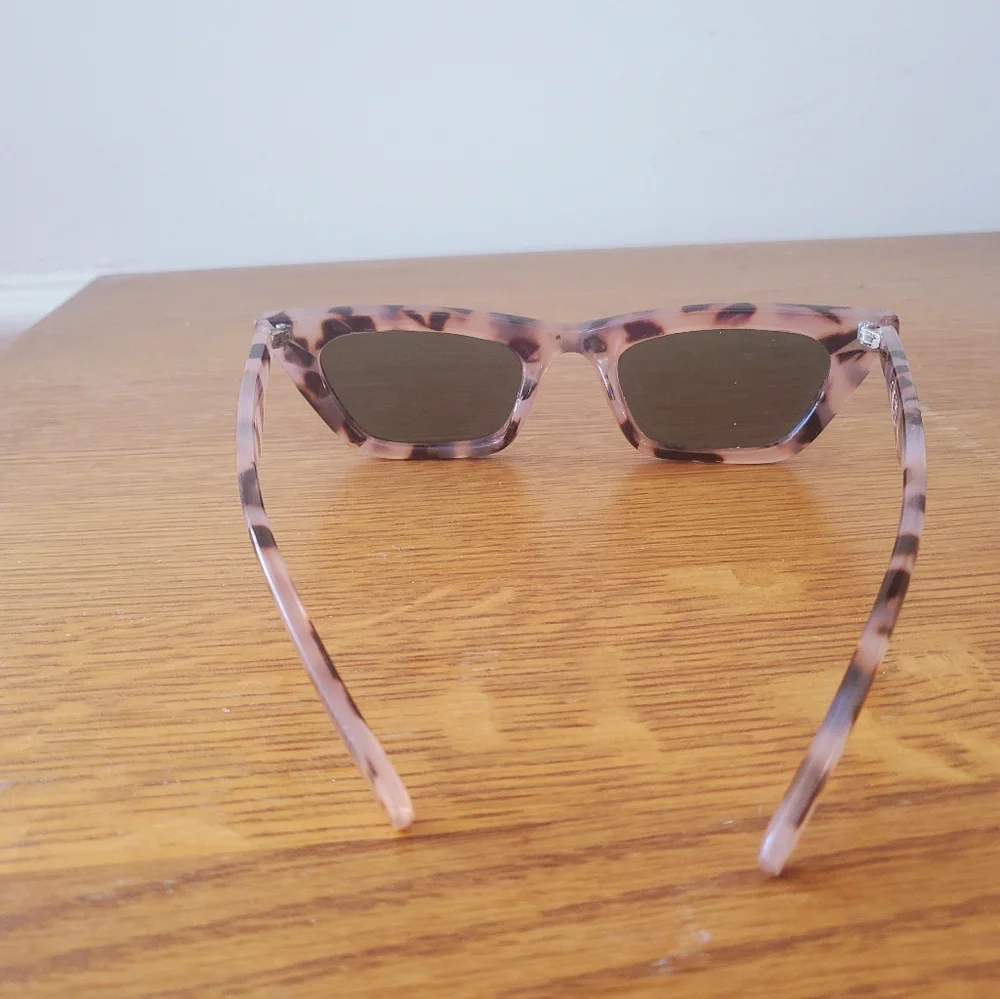 Leopard Print Sunglasses - Picture 4 of 5